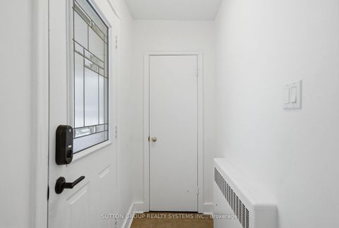 Photo 1 at 10 Willowhurst Crescent, Maryvale, Toronto