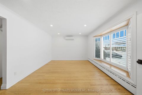 Photo 3 at 10 Willowhurst Crescent, Maryvale, Toronto