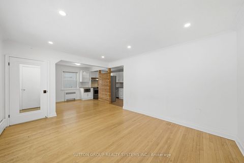 Photo 5 at 10 Willowhurst Crescent, Maryvale, Toronto