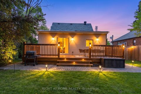 Photo 1 at 15 Alvinston Road, Birchmount, Toronto