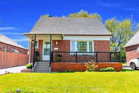 Photo 5 at 15 Alvinston Road, Birchmount, Toronto