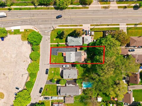 Photo 7 at 15 Alvinston Road, Birchmount, Toronto