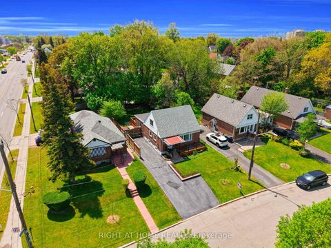 Photo 8 at 15 Alvinston Road, Birchmount, Toronto