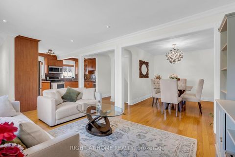 Photo 15 at 15 Alvinston Road, Birchmount, Toronto