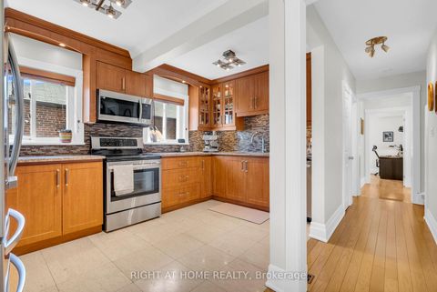Photo 18 at 15 Alvinston Road, Birchmount, Toronto