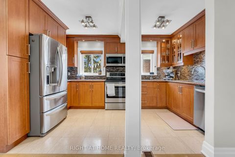 Photo 19 at 15 Alvinston Road, Birchmount, Toronto