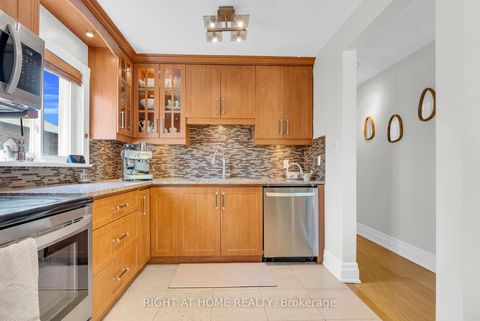 Photo 20 at 15 Alvinston Road, Birchmount, Toronto