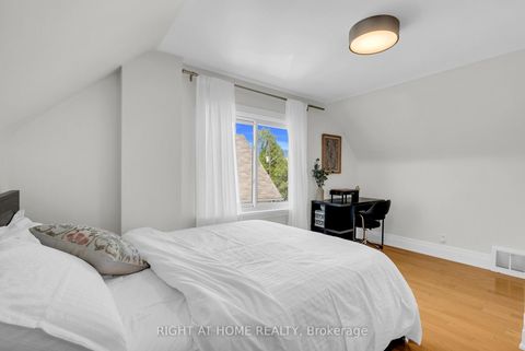 Photo 34 at 15 Alvinston Road, Birchmount, Toronto