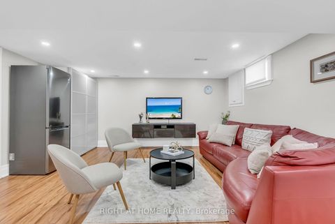 Photo 37 at 15 Alvinston Road, Birchmount, Toronto