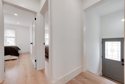 Photo 23 at 16 Robindale Avenue, Alderwood, Toronto