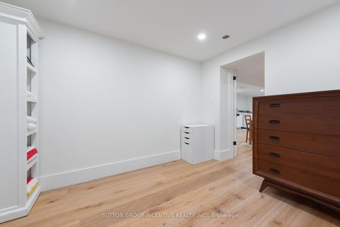 Photo 34 at 16 Robindale Avenue, Alderwood, Toronto