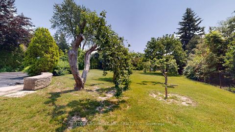 Photo 33 at 9 Westmount Park Road, Humber Heights, Toronto