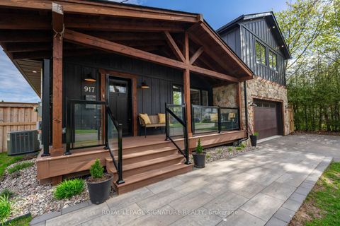 Photo 3 at 917 Vistula Drive, West Shore, Pickering
