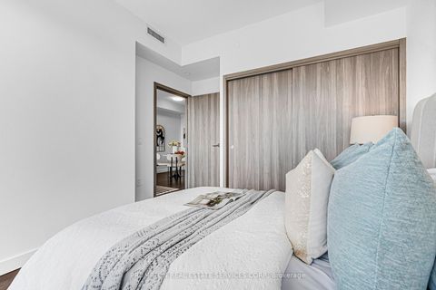 Photo 10 at 703 - 95 Mcmahon Drive, Bayview Village, Toronto