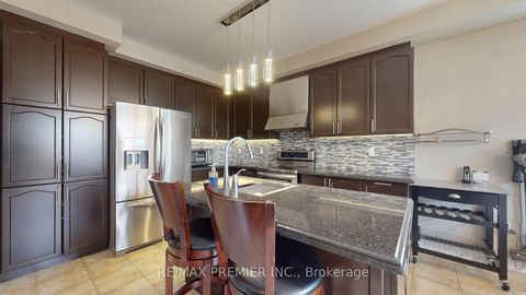 Photo 6 at 48 Heron Hollow Avenue, Oak Ridges, Richmond Hill