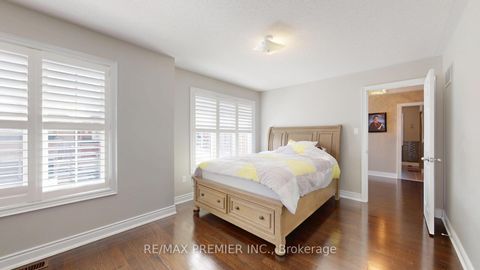 Photo 11 at 48 Heron Hollow Avenue, Oak Ridges, Richmond Hill