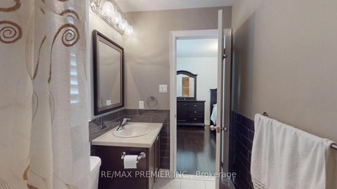 Photo 15 at 48 Heron Hollow Avenue, Oak Ridges, Richmond Hill