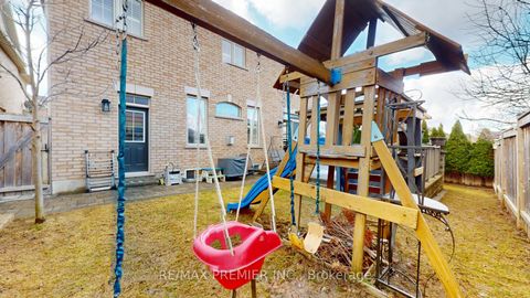 Photo 21 at 48 Heron Hollow Avenue, Oak Ridges, Richmond Hill