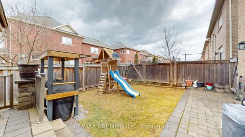 Photo 22 at 48 Heron Hollow Avenue, Oak Ridges, Richmond Hill