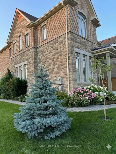 Photo 24 at 48 Heron Hollow Avenue, Oak Ridges, Richmond Hill