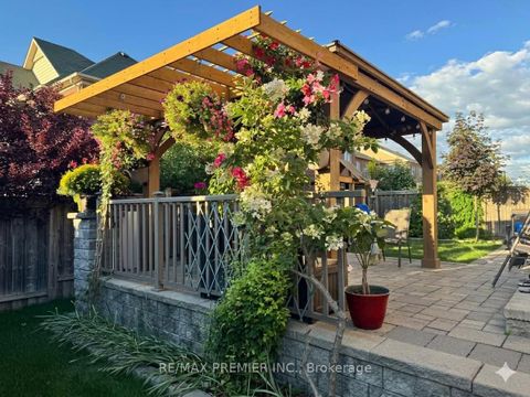 Photo 25 at 48 Heron Hollow Avenue, Oak Ridges, Richmond Hill