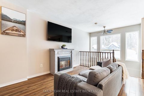 Photo 14 at 256 Ferndale Drive S, Ardagh, Barrie