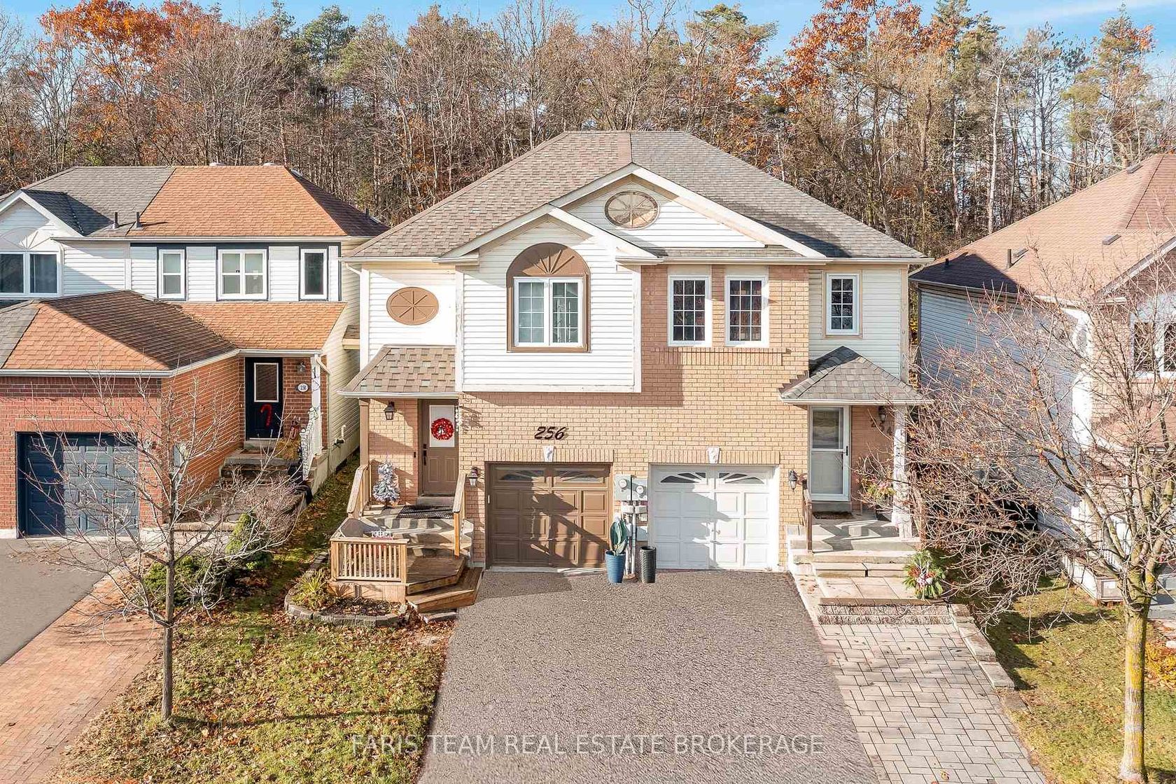 256 Ferndale Drive S, Ardagh, Barrie photo number 2