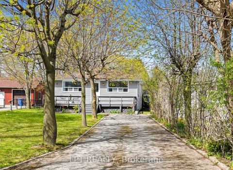 Photo 3 at 818 Poplar Avenue, Historic Lakeshore Communities, Georgina