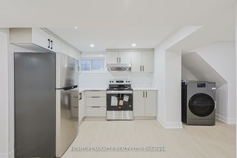 Photo 28 at 22 Arnprior Road, Bendale, Toronto