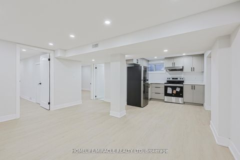 Photo 31 at 22 Arnprior Road, Bendale, Toronto