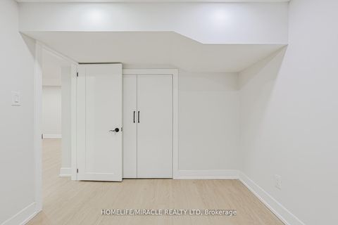Photo 33 at 22 Arnprior Road, Bendale, Toronto
