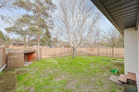 Photo 34 at 22 Arnprior Road, Bendale, Toronto