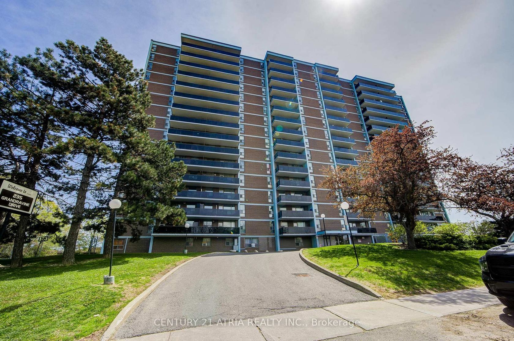 906 - 235 Grandravine Drive, Jane Heights, Toronto 
