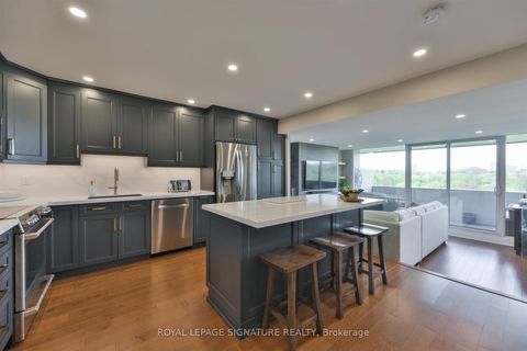 Photo 3 at 912 - 240 Scarlett Road, Smythe, Toronto
