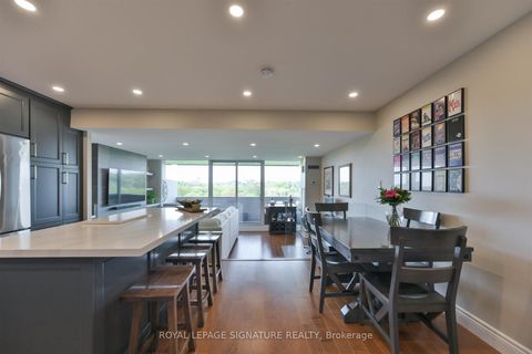 Photo 4 at 912 - 240 Scarlett Road, Smythe, Toronto