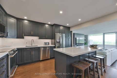 Photo 10 at 912 - 240 Scarlett Road, Smythe, Toronto