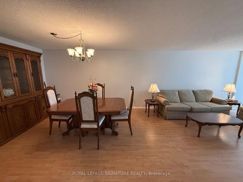 Photo 7 at 407 - 3 Rowntree Road, Jamestown, Toronto