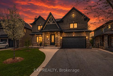 Photo 1 at 18 Gosling Road, Maple, Vaughan