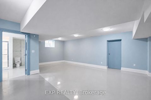 Photo 34 at 18 Gosling Road, Maple, Vaughan