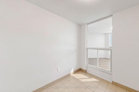 Photo 11 at 911 - 10 Kenneth Avenue, Willowdale East, Toronto