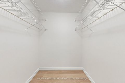 Photo 17 at 911 - 10 Kenneth Avenue, Willowdale East, Toronto
