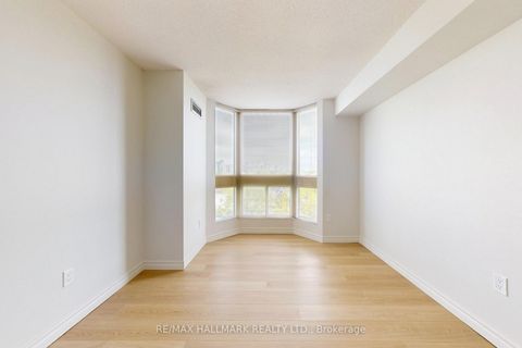 Photo 21 at 911 - 10 Kenneth Avenue, Willowdale East, Toronto