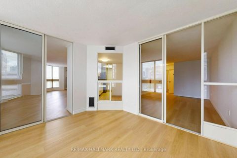 Photo 26 at 911 - 10 Kenneth Avenue, Willowdale East, Toronto