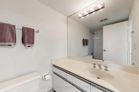 Photo 27 at 911 - 10 Kenneth Avenue, Willowdale East, Toronto