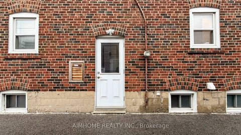 Photo 1 at 39 Brentcliffe Road, Leaside, Toronto