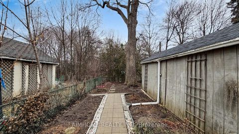 Photo 26 at 39 Brentcliffe Road, Leaside, Toronto