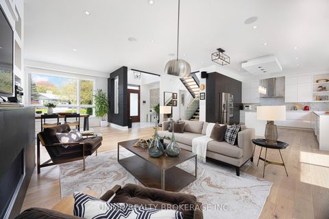 Photo 2 at 7 Balcarra Avenue, Cliffcrest, Toronto