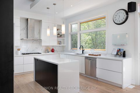 Photo 7 at 7 Balcarra Avenue, Cliffcrest, Toronto
