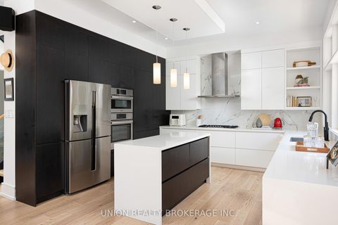 Photo 9 at 7 Balcarra Avenue, Cliffcrest, Toronto