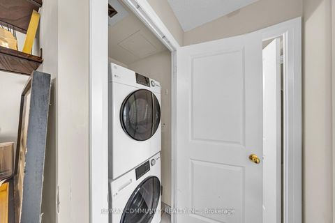 Photo 12 at 1227 - 2 Eva Road, Etobicoke West Mall, Toronto